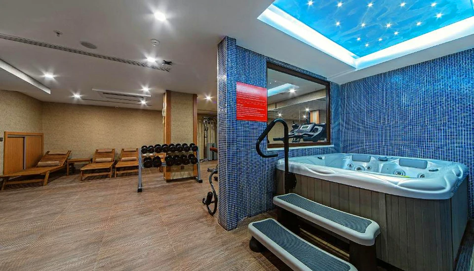 هتل موکارناس تکسیم